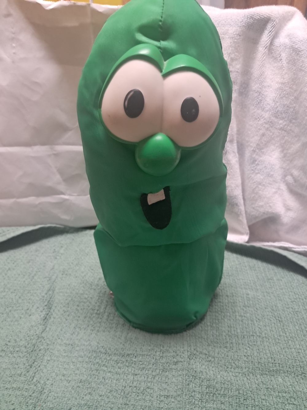 Circa 2000 VeggieTales Larry The Cucumber Animated